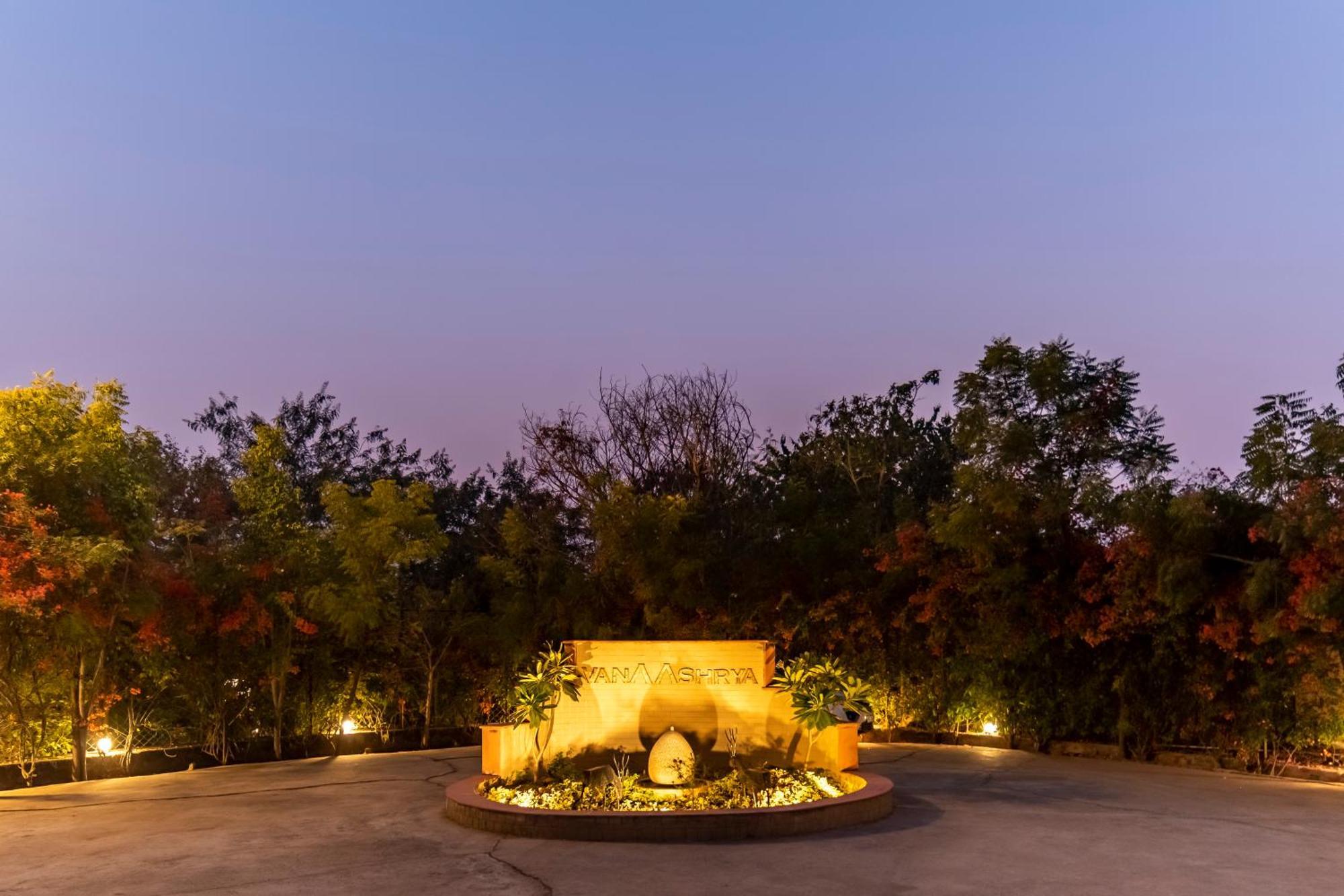 Vanaashrya Resort And Spa Sariska Tehla ภายนอก รูปภาพ